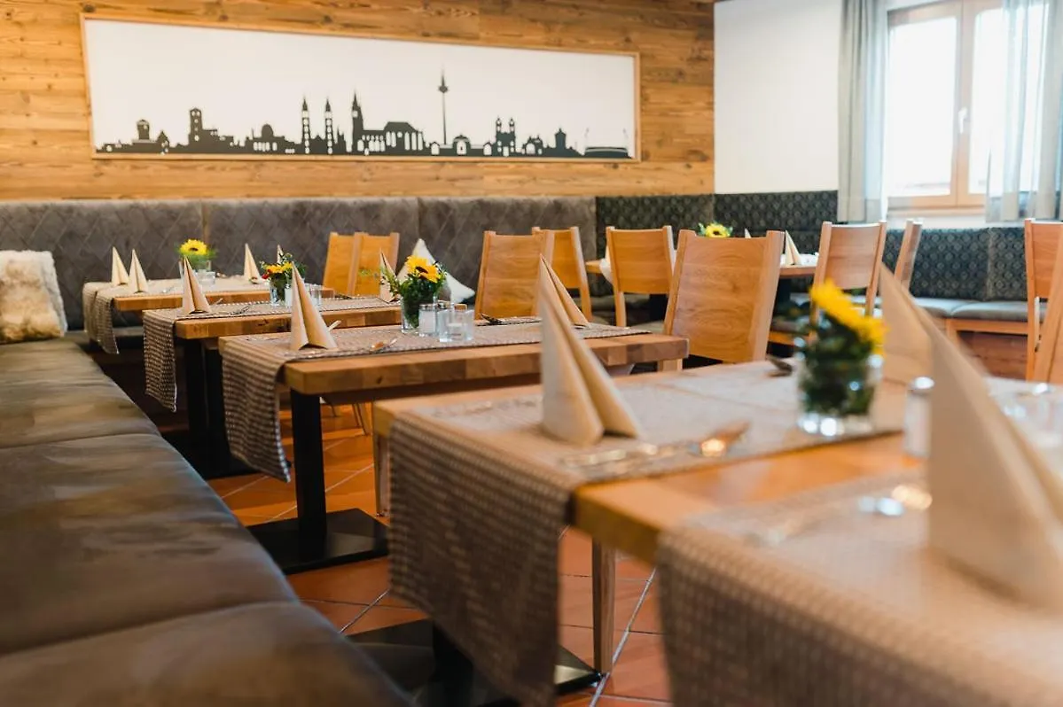 Hotel-Gasthof Weisses Ross Schwaig bei Nürnberg 3*,  Deutschland