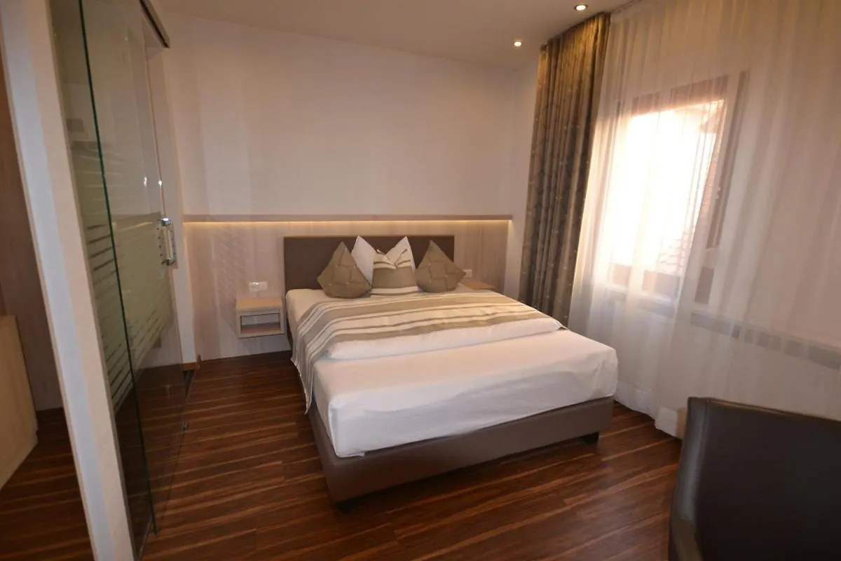 Hotel-Gasthof Weisses Ross Schwaig bei Nürnberg 3*,  Deutschland